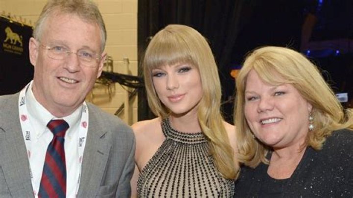 Are Taylor Swift's Parents Going To Remarry? The Inside Scoop