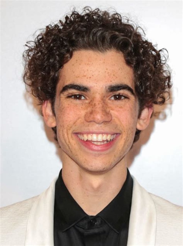 Cameron Boyce Wiki, Biography, Age, Life, Ethnicity, Religion, Height, Weight, Dating, Girlfriend, Cause of Death, Trivia, Facts