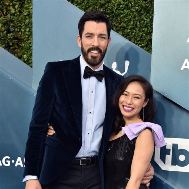 Discovering What SUV Drew Scott Drives: A Peek Into The Celebrity's Choice
