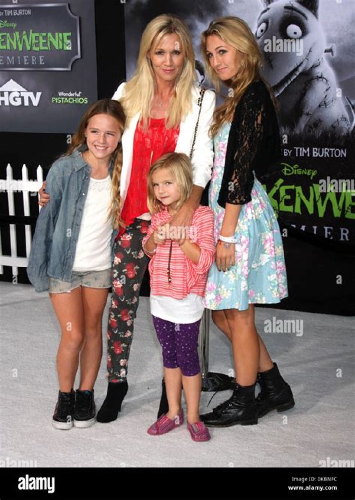 Jennie Garth Siblings: Meet Lynn Garth, Wendy Garth, Cammie Garth, Chuck Garth, Lisa Garth, Johnny Garth