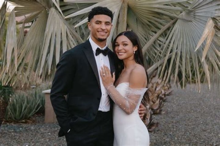 Jordan Phillips Cardinals Wife: Is Jordan Phillips Married? Who Is Jordan Phillips’ Girlfriend Lauren Gray?