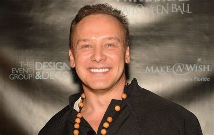 Lenny Hochstein: Financial Success And Celebrity Life