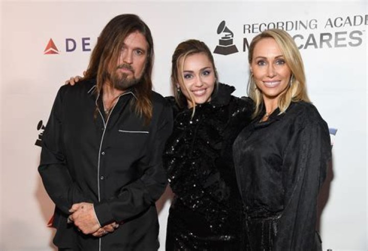 Miley Cyrus’s Mom Tish Cyrus Files For Divorce With Husband Billy Ray Cyrus, Details About The Divorce Settlement