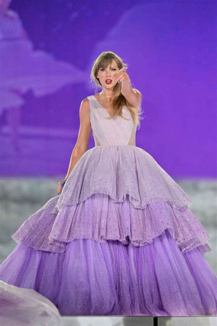 Unveiling The Bad Blood Outfits Of Taylor Swift: A Fashion Icon's Statement